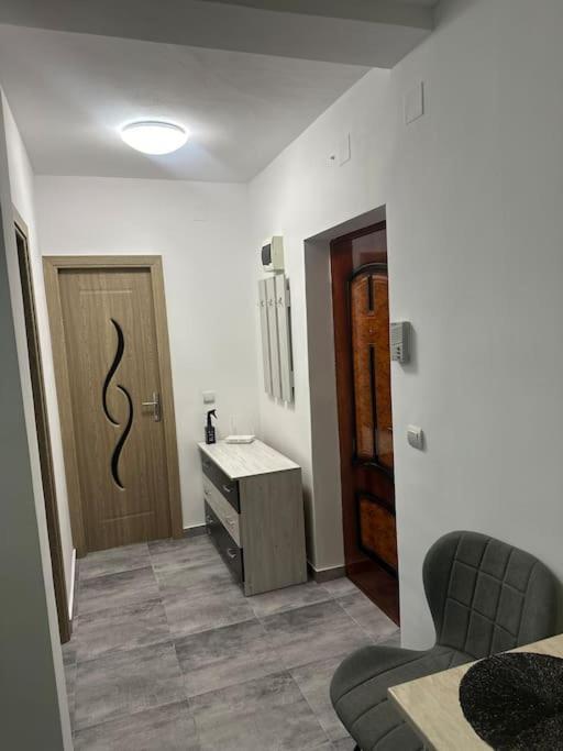 Apartament La Flo Hunedoara Exteriör bild