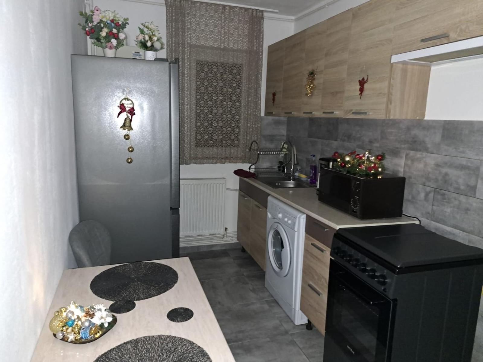 Apartament La Flo Hunedoara Exteriör bild